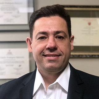 Dr. Luis Claudio Marrochi